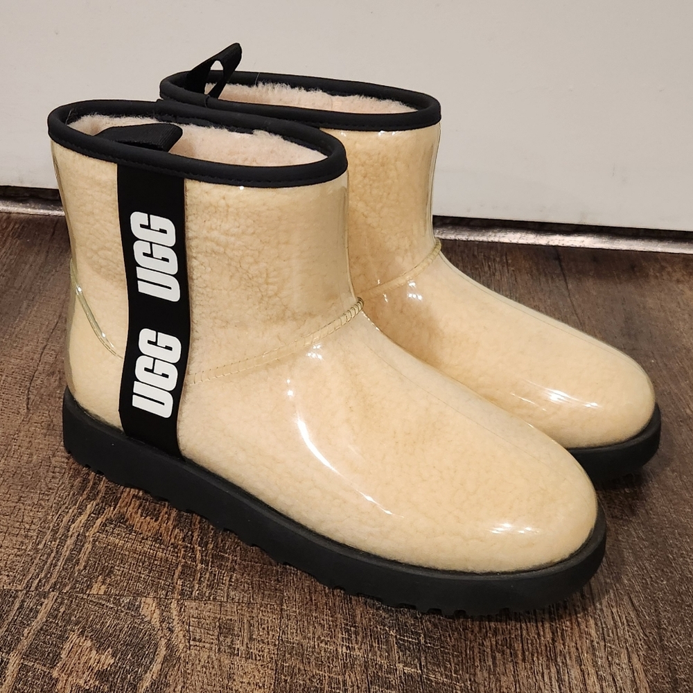 New UGG Women's Classic Clear Mini Boots in Natural/Black Size 9/EU 40